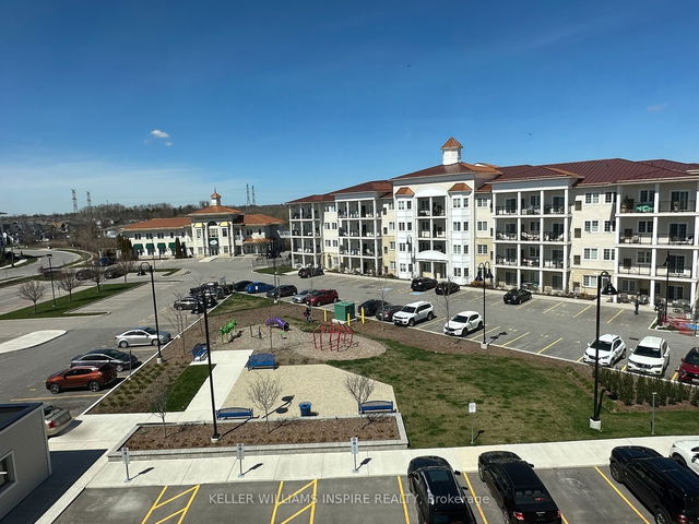 422 - 50 Lakebreeze Drive