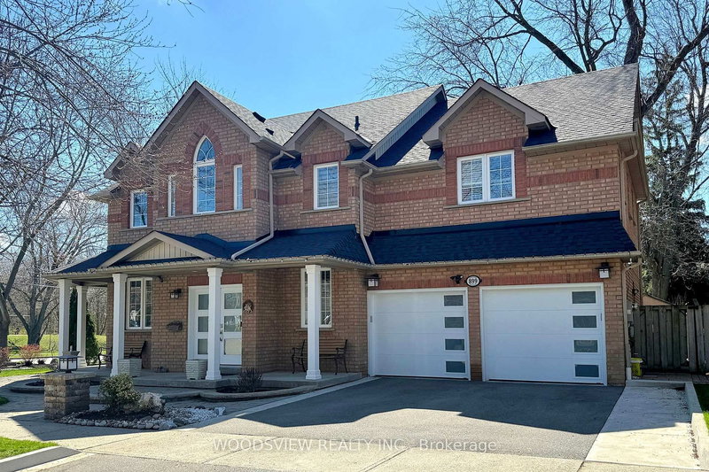 899 Voyager Ave, Pickering, L1V 7G2 | Image 2