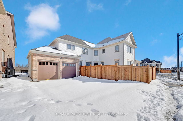 2577 Bandsman Crescent
