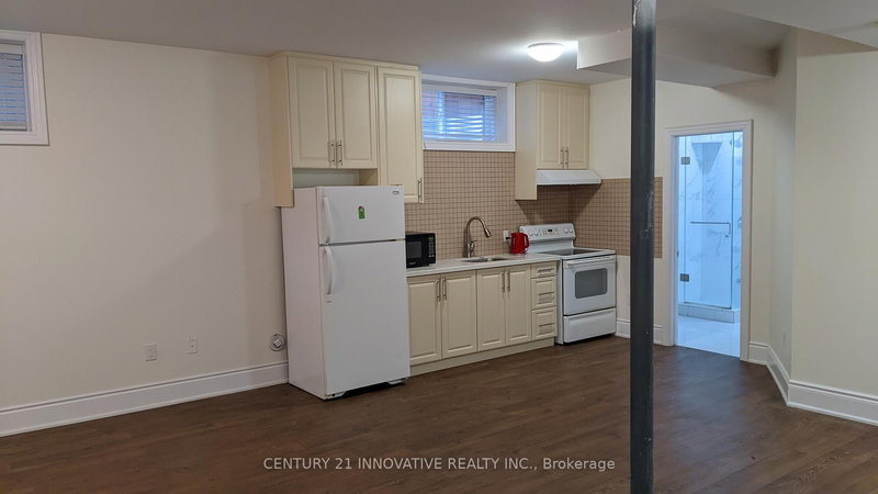 33 Scarborough Golf Club Rd, Toronto, M1M 3C6 | Image 2