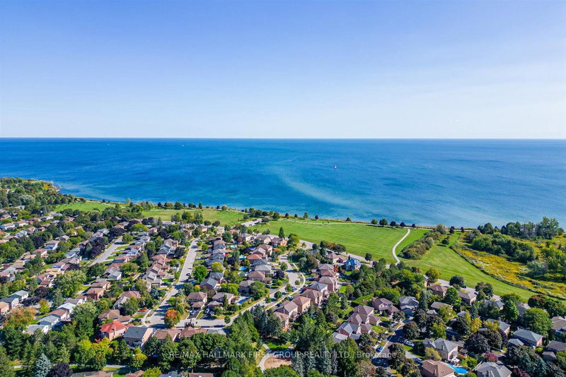 36 Mcclarnan Rd, Ajax, L1S 3A5 | Image 2