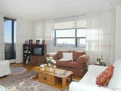 1705 - 45 Sunrise Ave, Toronto, M4A2S3 | Image 2