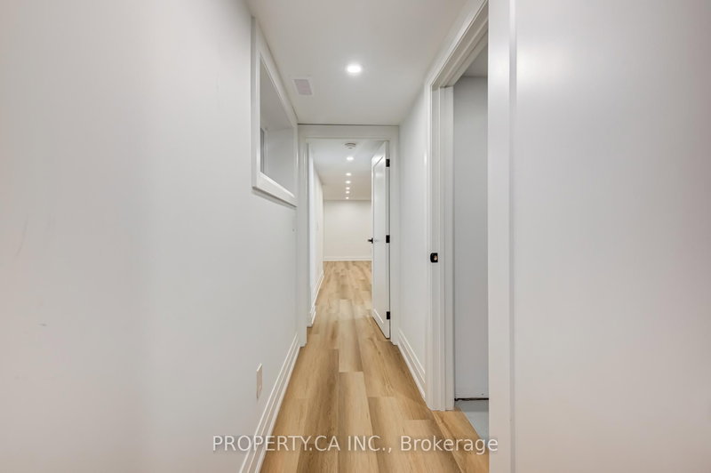 Lower - 8 First Ave, Toronto, M4M 1W8 | Image 3