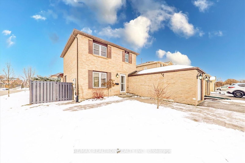 BSMT - 635 BECKWORTH Sq, Pickering, L1V 3X3 | Image 2