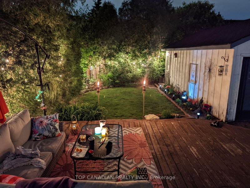 46 Merritt Rd, Toronto, M4B 3K5 | Image 2