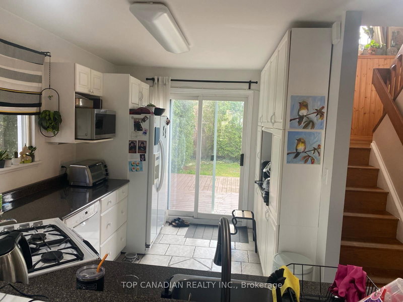 46 Merritt Rd, Toronto, M4B 3K5 | Image 3