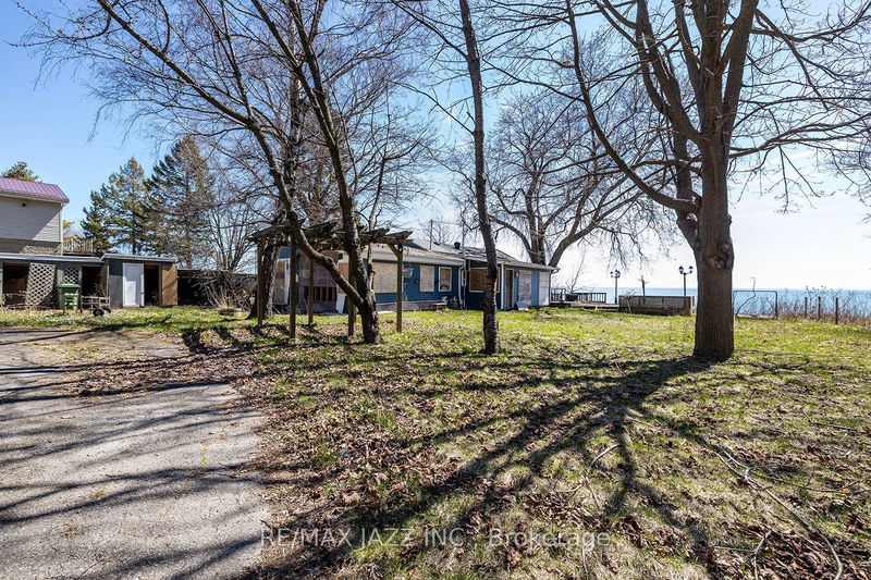home for sale on 2802 Thickson Road