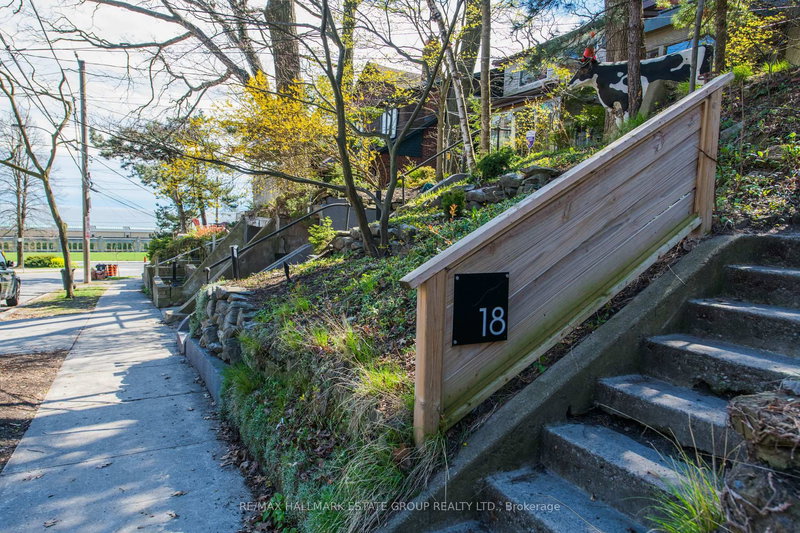 18 Blantyre Ave, Toronto, M1N 2R4 | Image 2