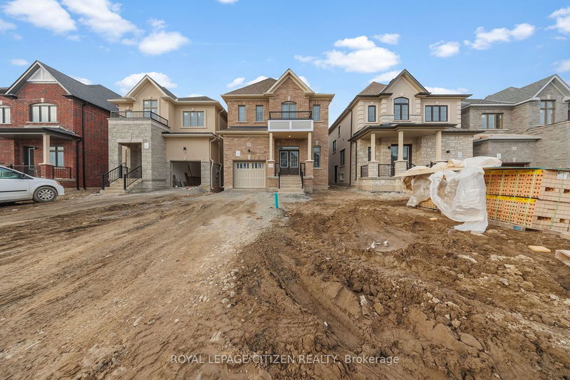 home for lease on 34 Northrop Avenue