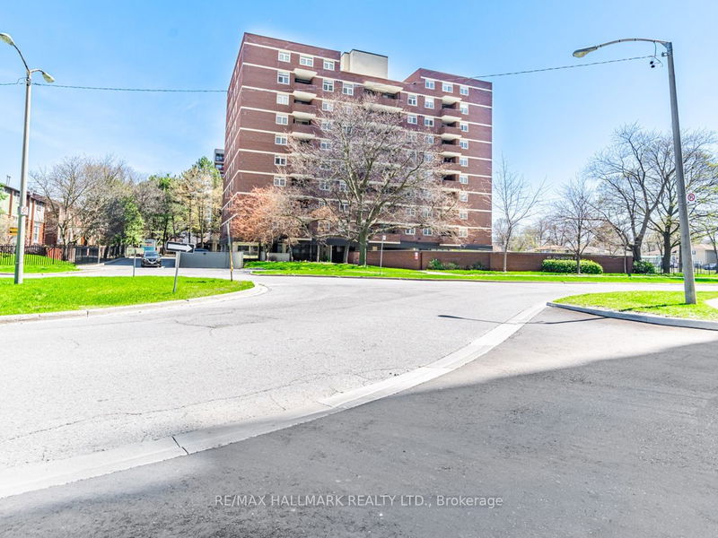 home for sale on 1002-40 Chichester Place S