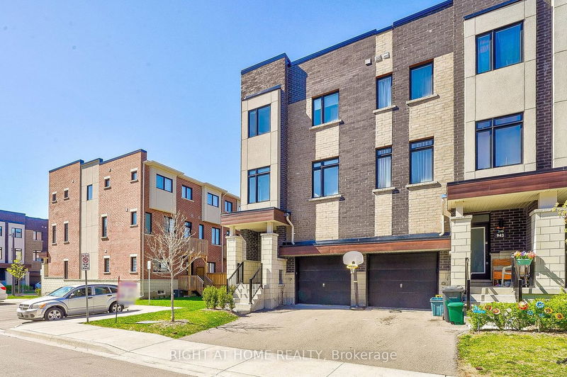 home for sale on 941 Kicking Horse Path