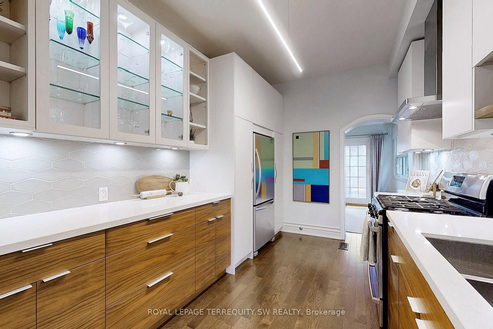 Listing Image 9