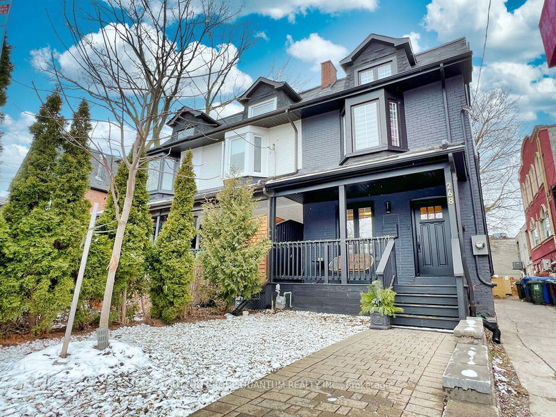 home for lease on 268 Ashdale Avenue E