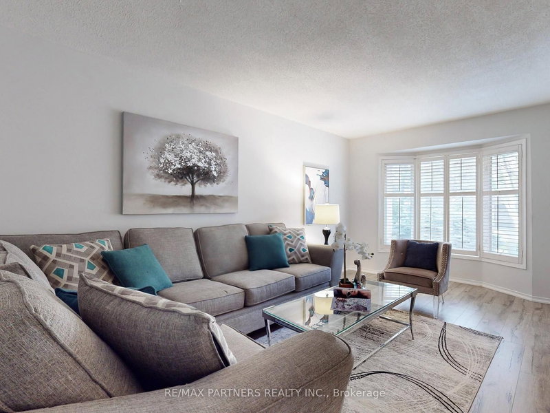 15 Ribblesdale Dr, Whitby, L1N 6Z3 | Image 3