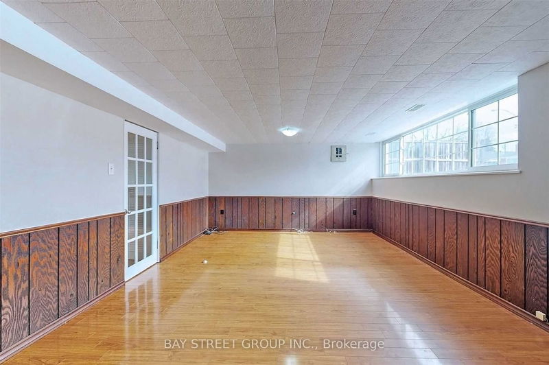 home for lease on Lower-15 Charlemont Crescent