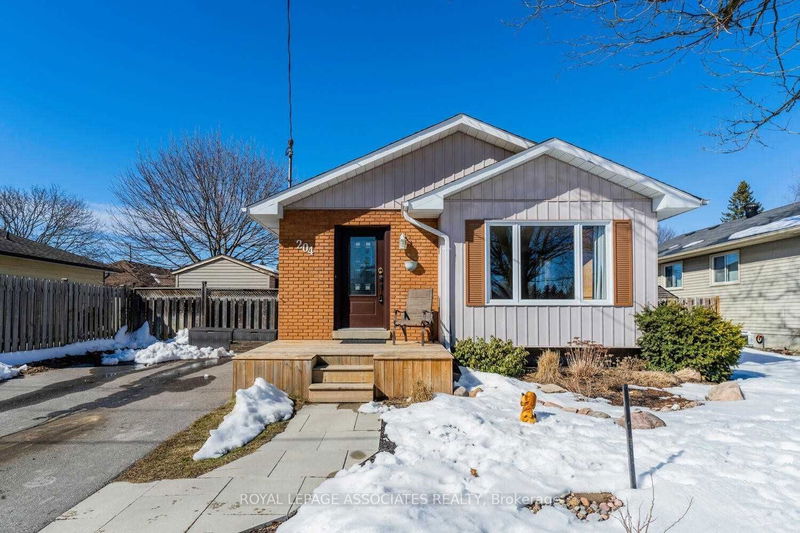 home for lease on Bsmt-204 Willis Avenue