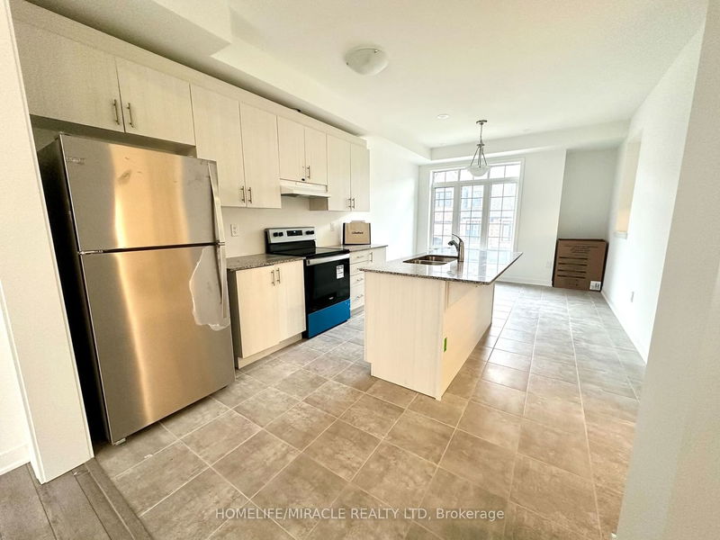 home for lease on 47 Selfridge Way E