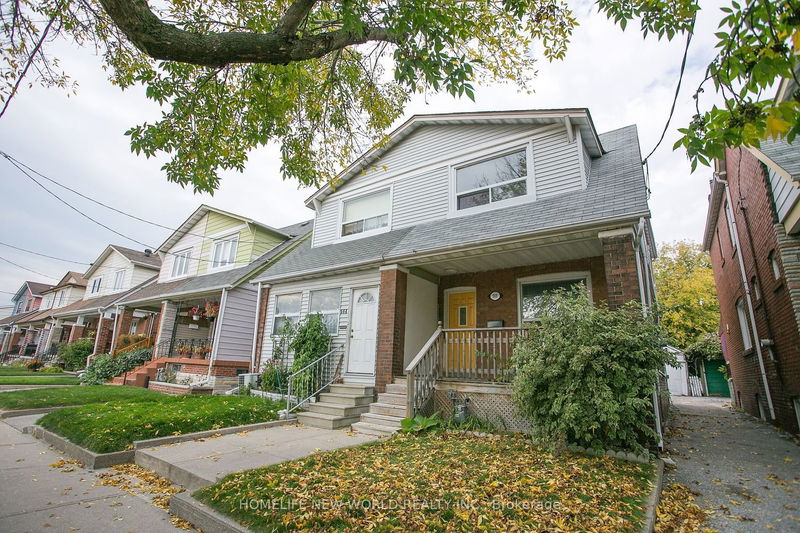 home for lease on Ground-566 Glebeholme Boulevard