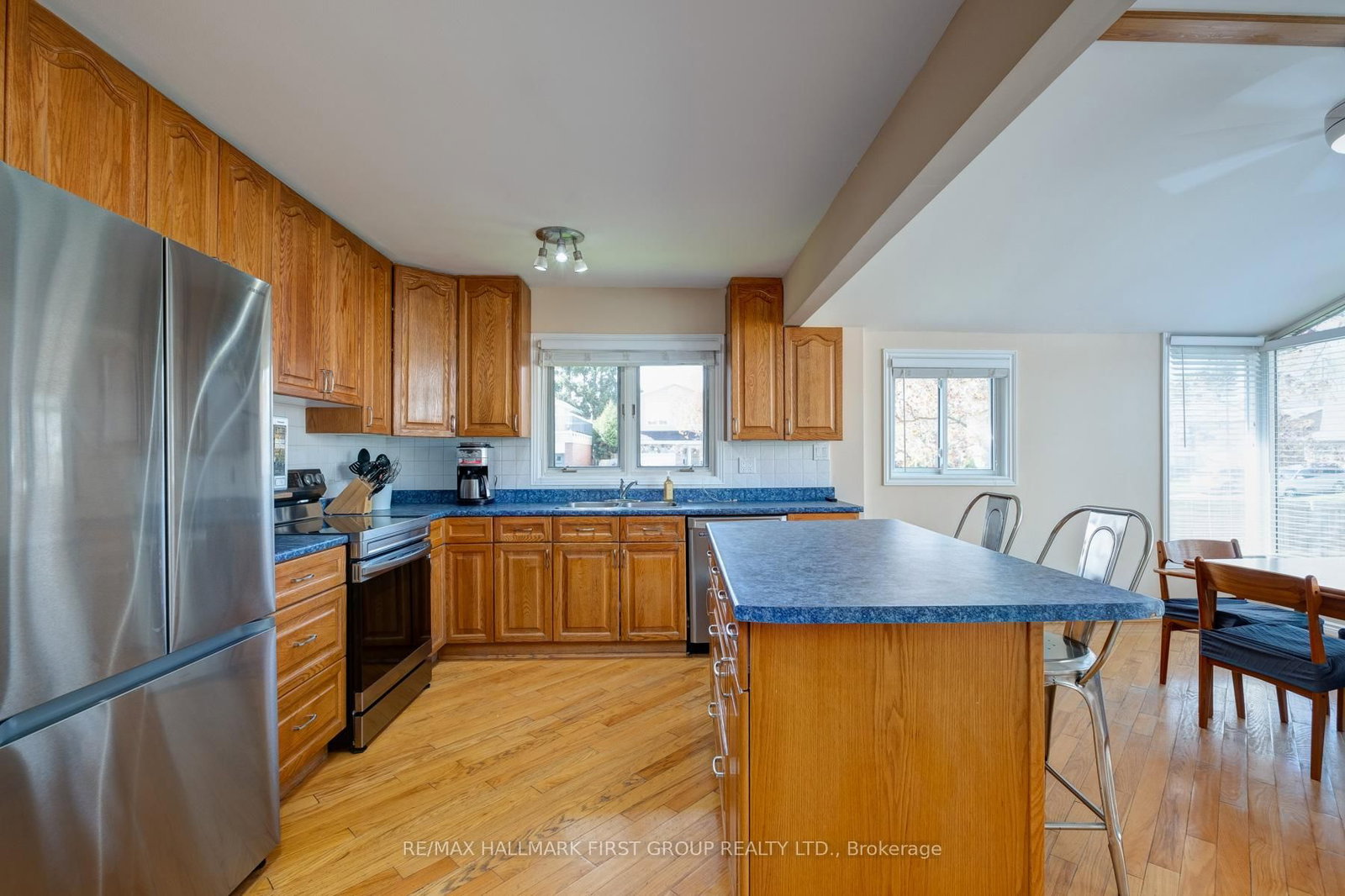 Listing Image 16