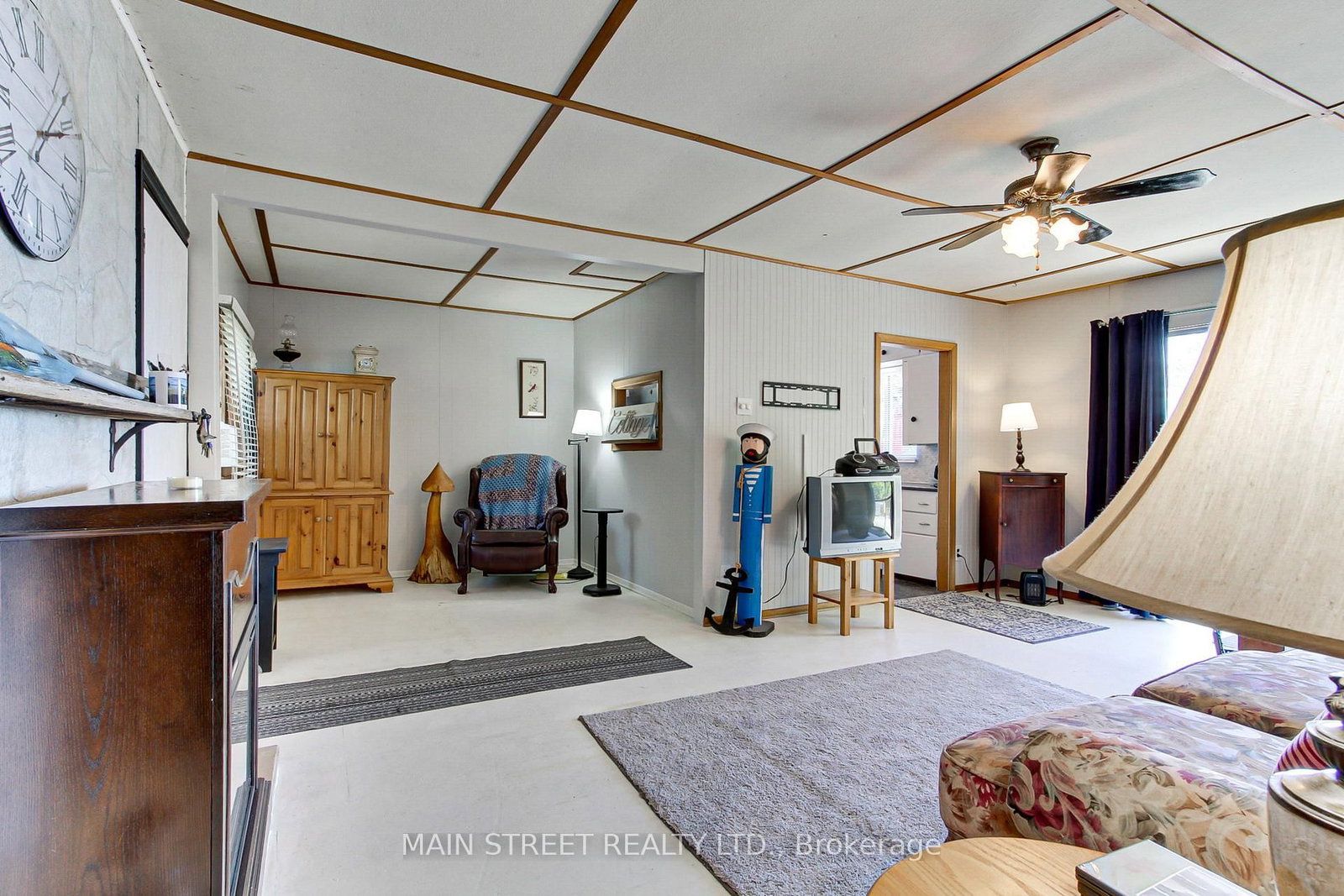Listing Image 8
