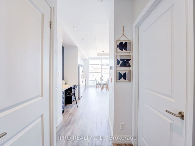 302 - 1003 Queen Street