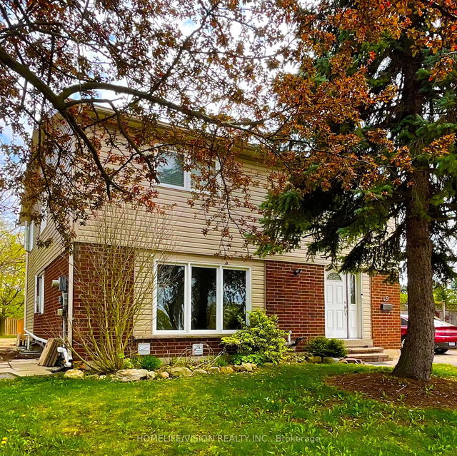 49 Gemshaw Crescent