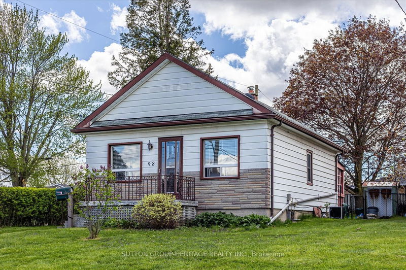 home for sale on 98 Rosehill Boulevard