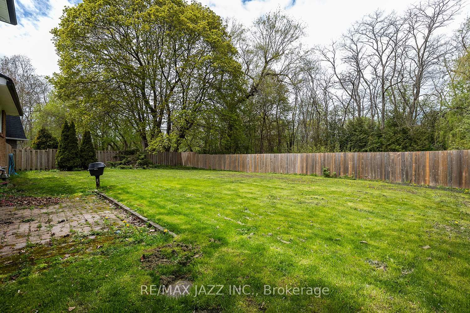 Listing Image 7