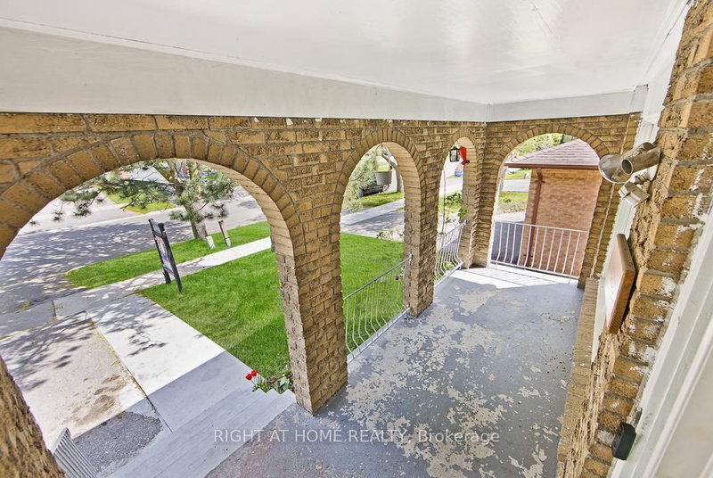 1870 Rosefield Rd, Pickering, L1V 3H6 | Image 2