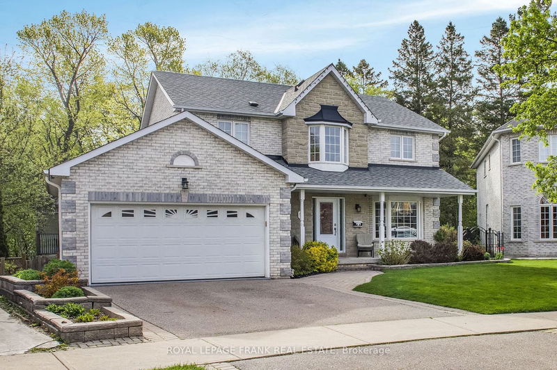 home for sale on 9 Goldene Way