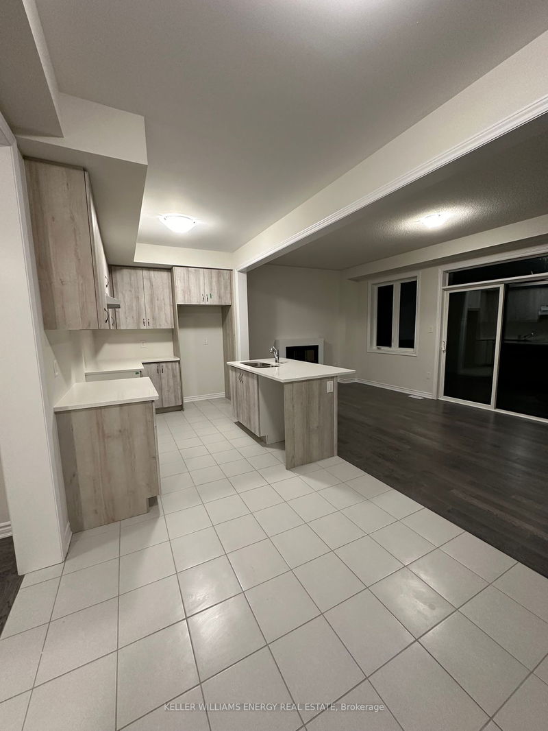 home for lease on 45 Waterfront Crescent E