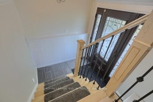 32 Goldring Dr, Whitby, L1P 1C1 | Image 2