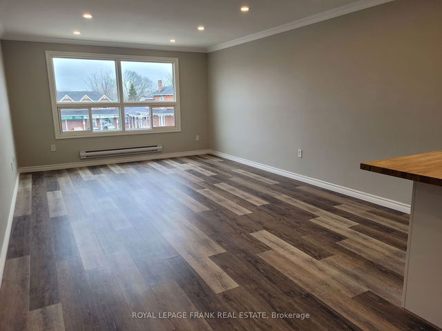 5 - 136 King Street E