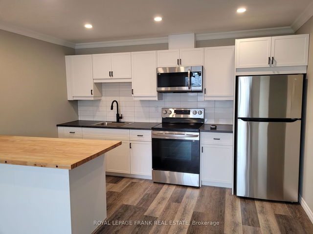 5 - 136 King Street E