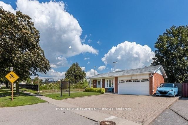 home for lease on 1085 Mary Street N