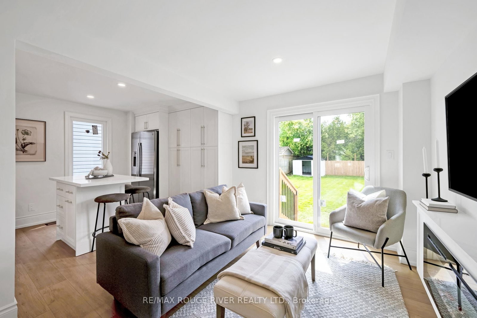 Listing Image 12