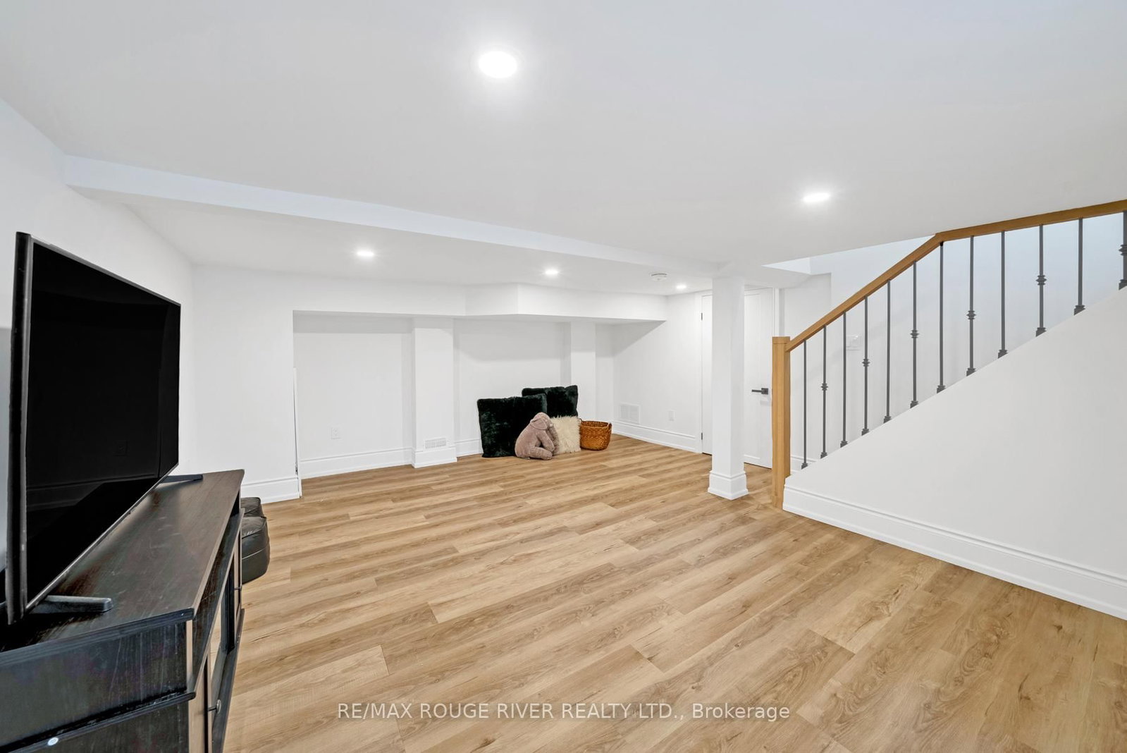 Listing Image 37
