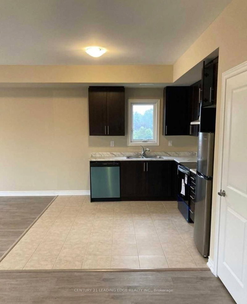 293 Olive Ave, Oshawa, L1H 2P5 | Image 2