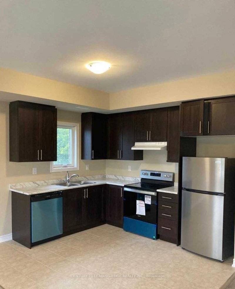 293 Olive Ave, Oshawa, L1H 2P5 | Image 3