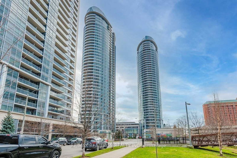 home for lease on 3717-135 Village Green Square