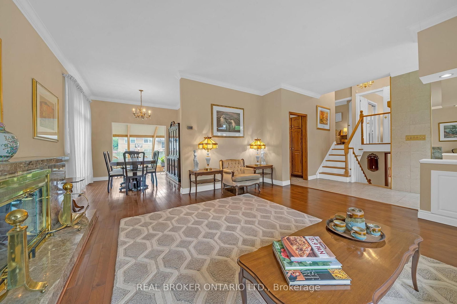 Listing Image 12