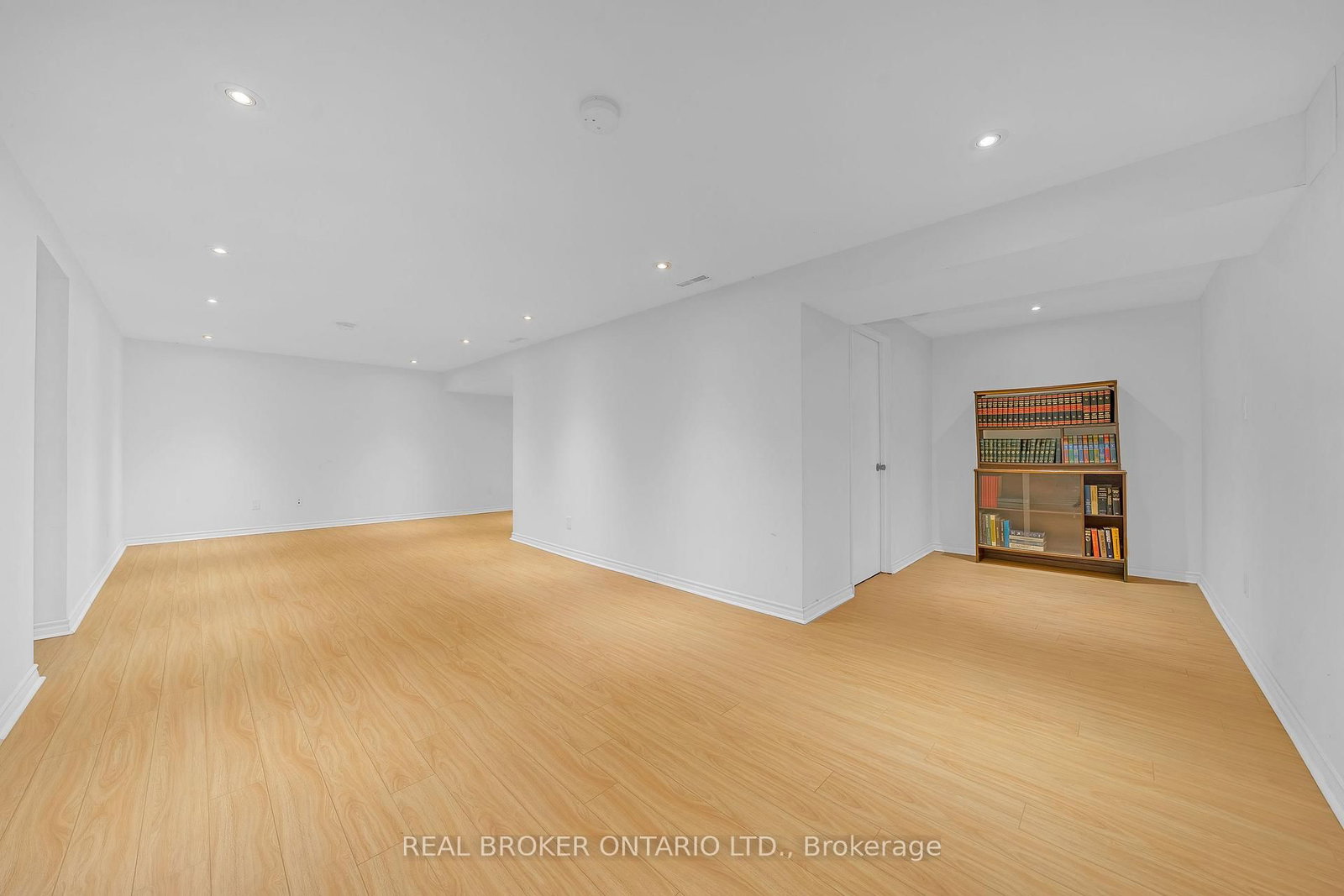 Listing Image 37