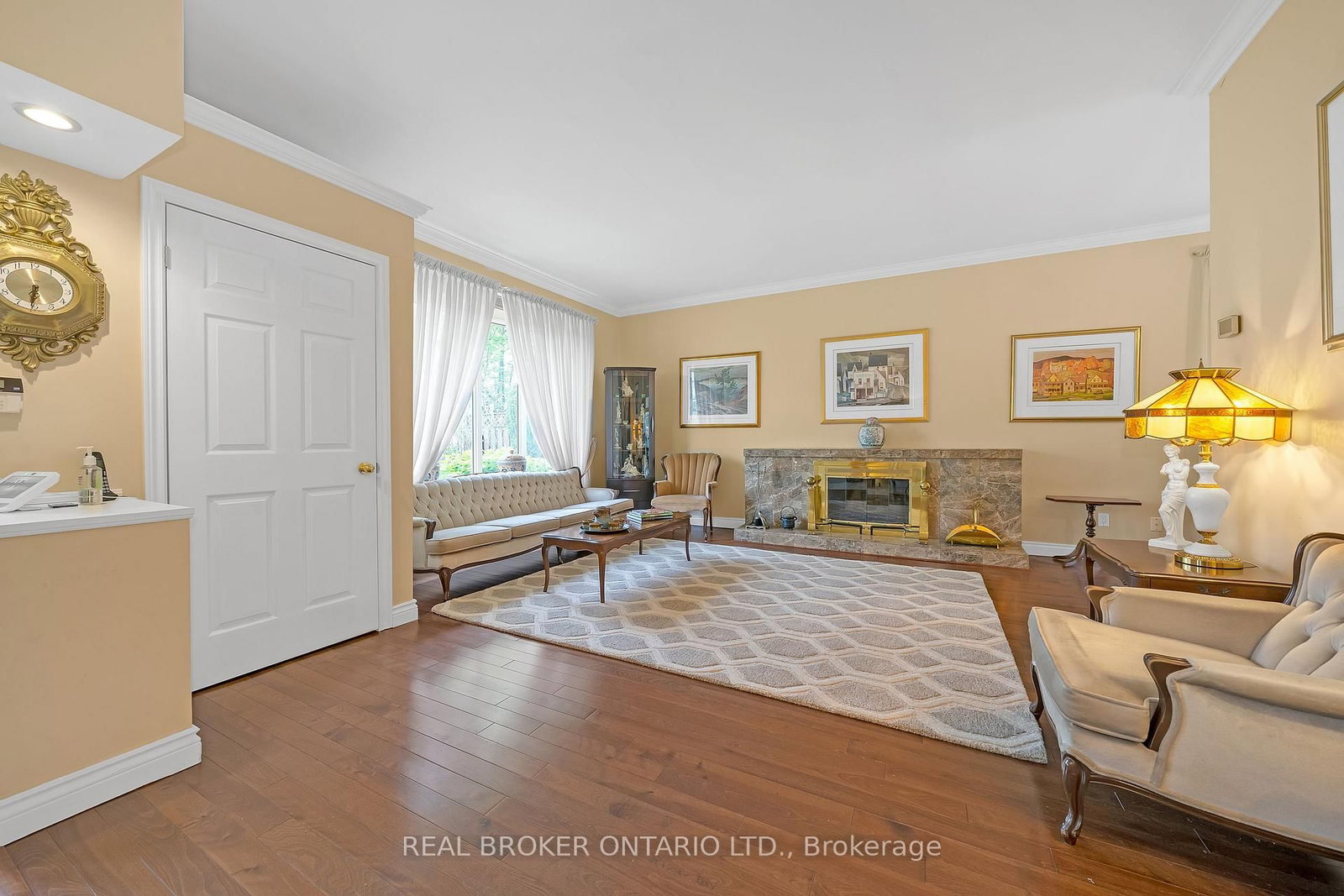 Listing Image 9