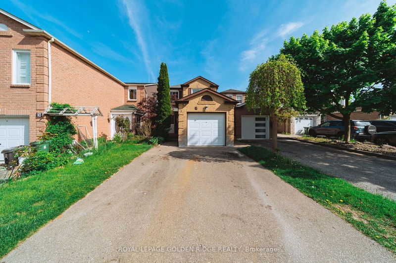 home for sale on 7 Split Maple Court