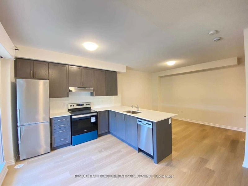 home for lease on 7-465 Beresford Path