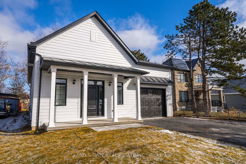 Upper - 127 Gibbons St, Oshawa, L1J 4Y1 | Image 2