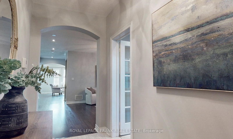 23 Ross Wright Ave, Clarington, L1C 0P6 | Image 3