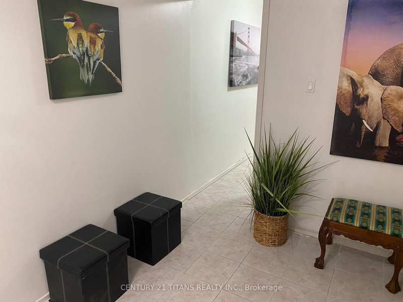 210 - 4064 Lawrence Ave E, Toronto, M1E 4V6 | Image 2