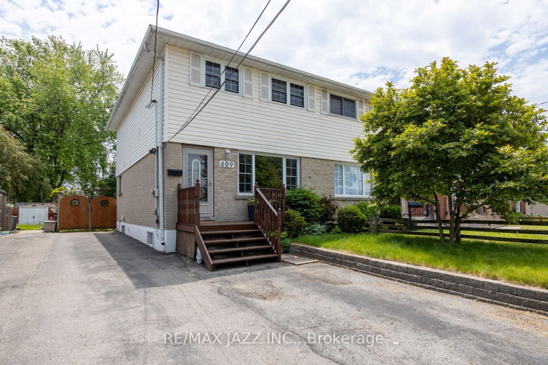 home for sale on 609 Gibb Street