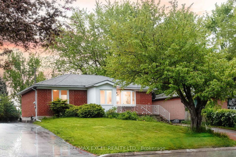 112 Earlton Rd, Toronto, M1T 2R6 | Image 2